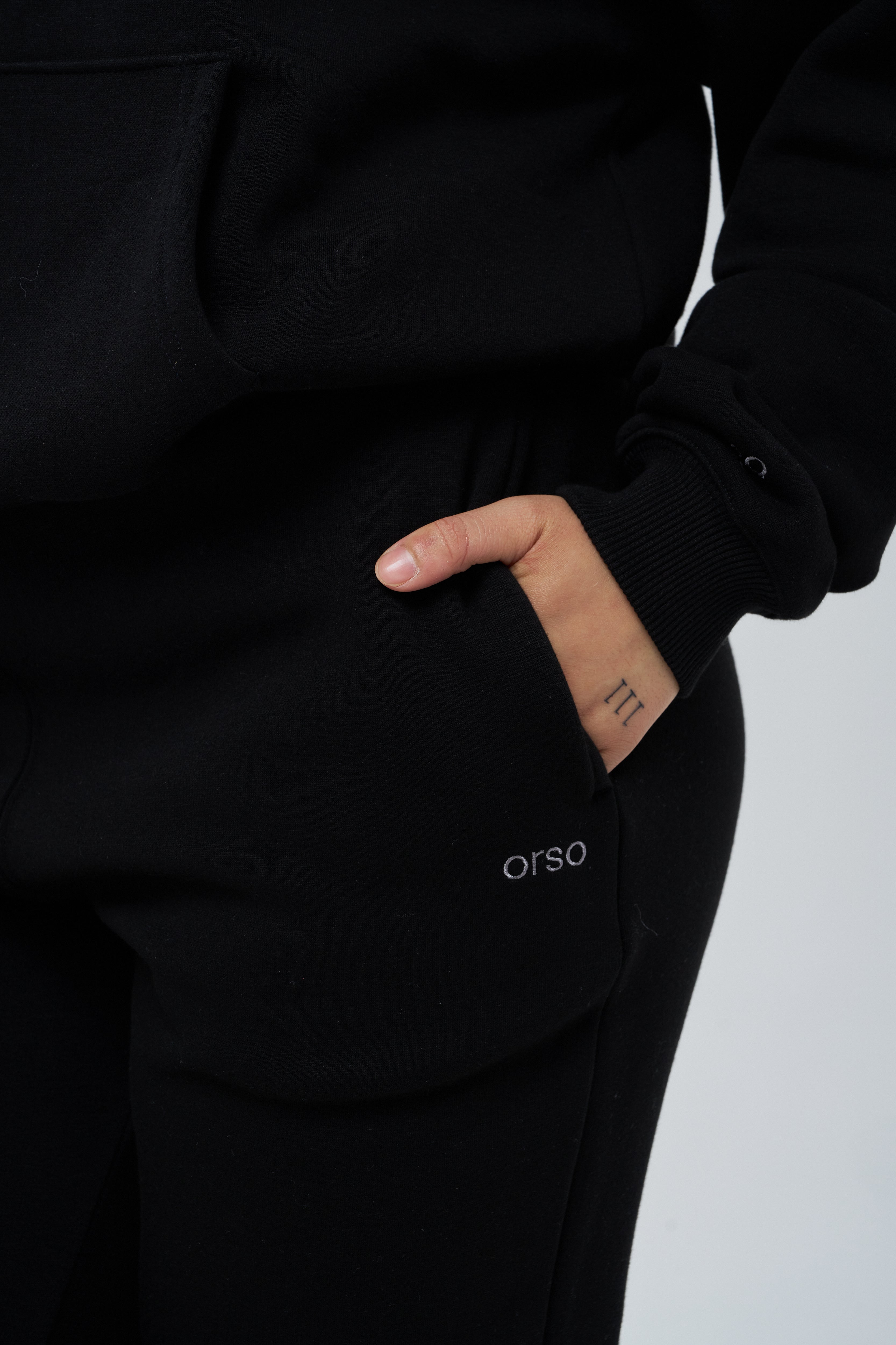 DreamLounge™ Essential Sweatpants - Black
